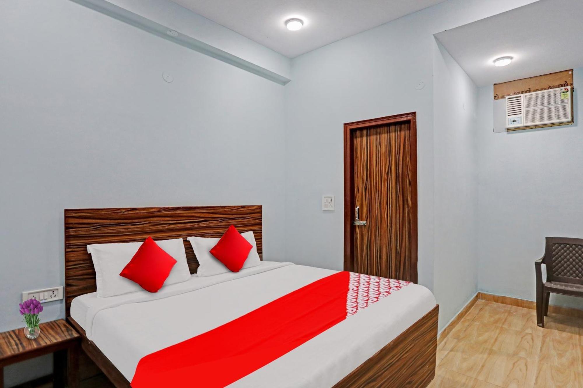 Hotel O Surya Gold Guest House Najafgarh Exteriér fotografie
