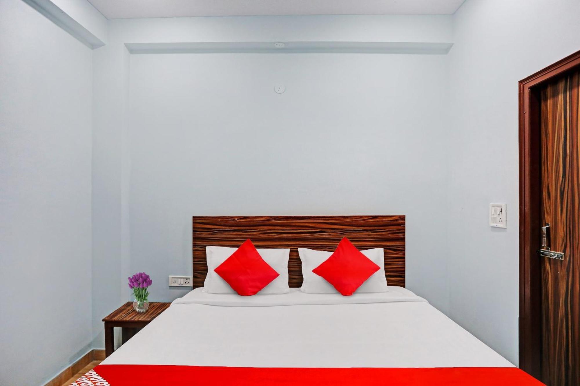 Hotel O Surya Gold Guest House Najafgarh Exteriér fotografie