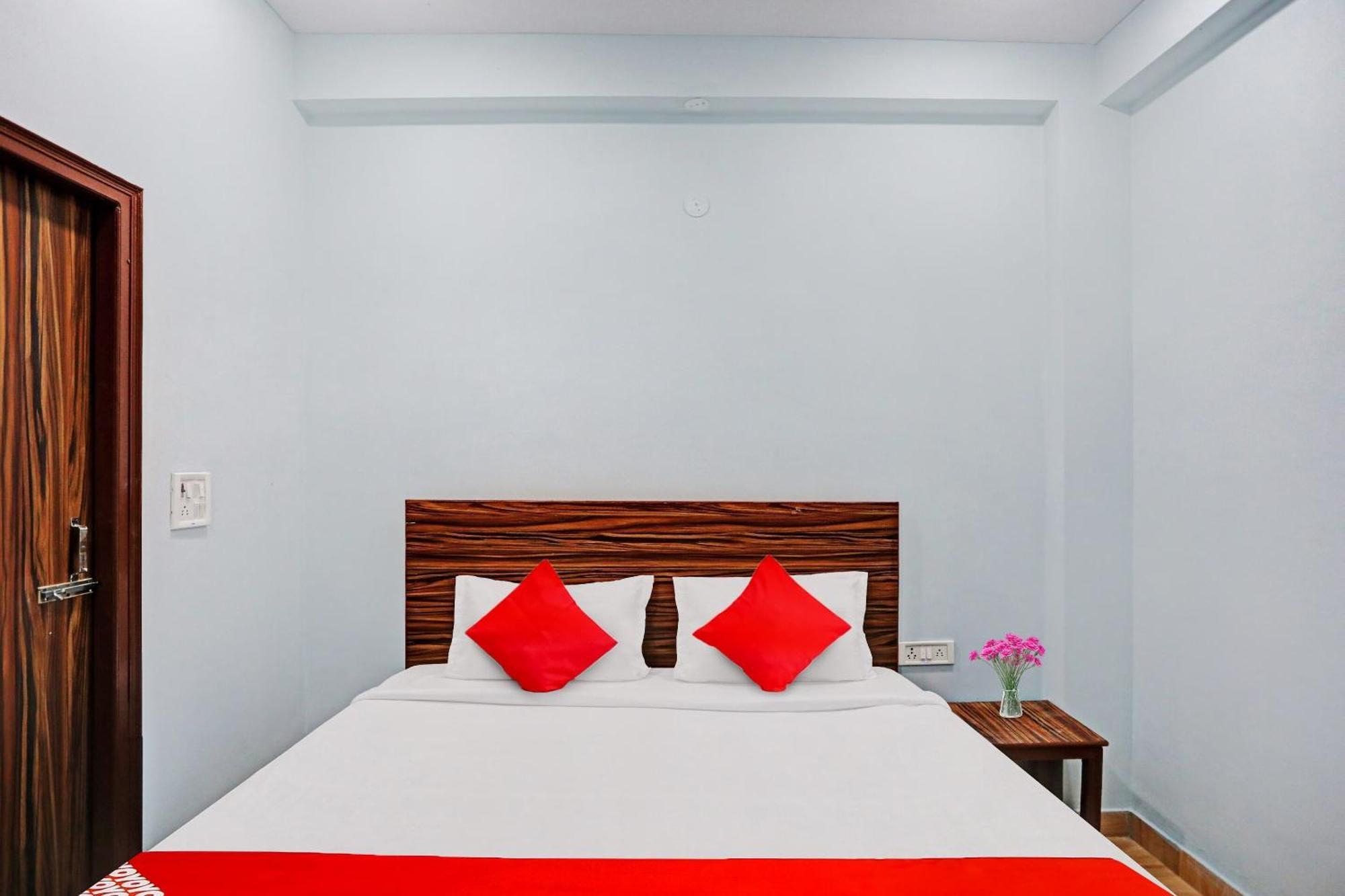Hotel O Surya Gold Guest House Najafgarh Exteriér fotografie