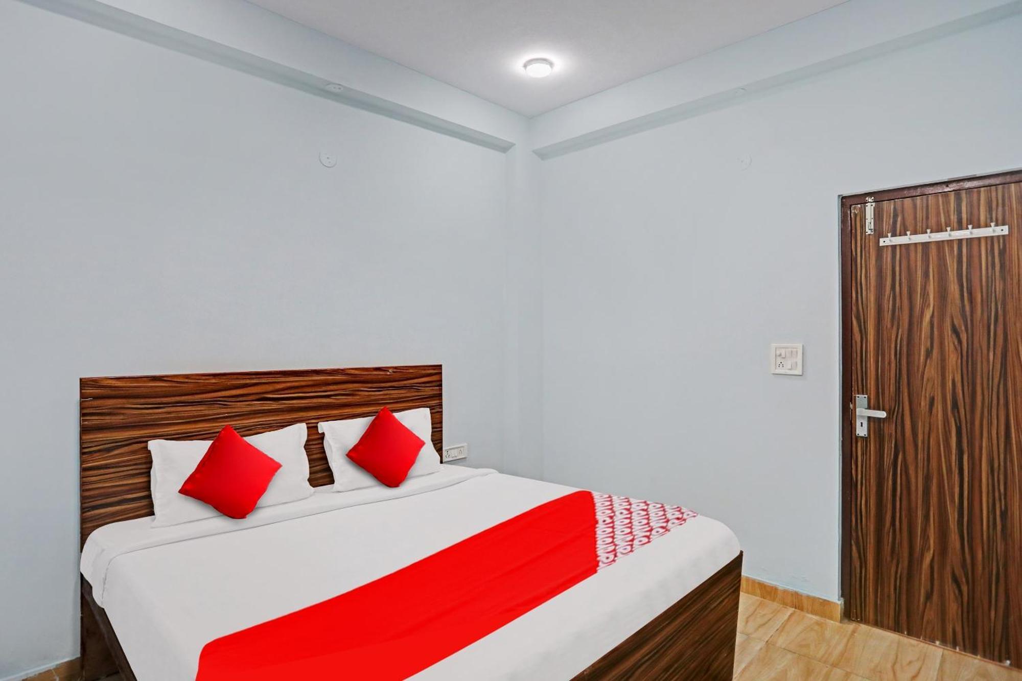 Hotel O Surya Gold Guest House Najafgarh Exteriér fotografie